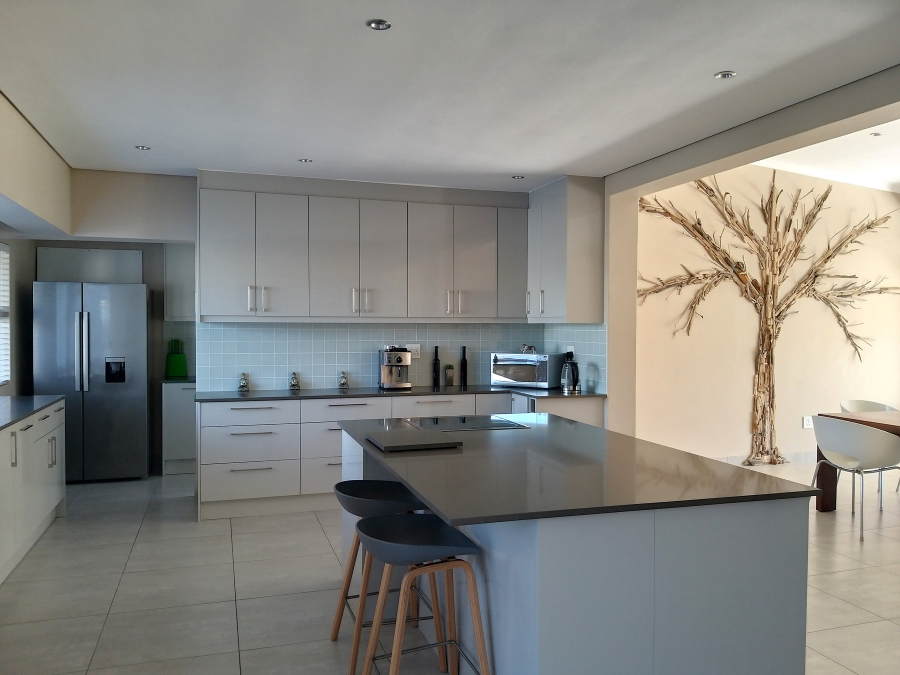 7 Bedroom Property for Sale in Melkbosstrand Central Western Cape